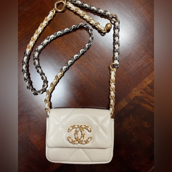 Handbags - Chanel 2022 19 series Mini Bag